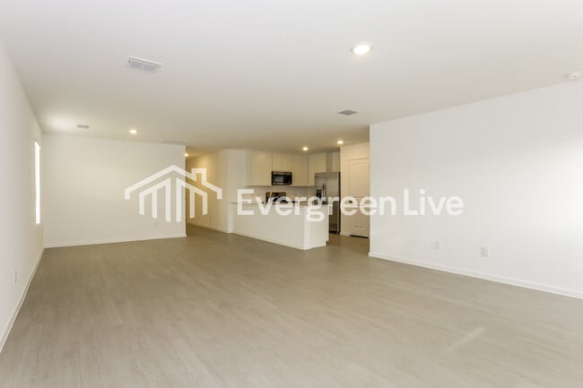 Building Photo - 537 Waymaker Wy