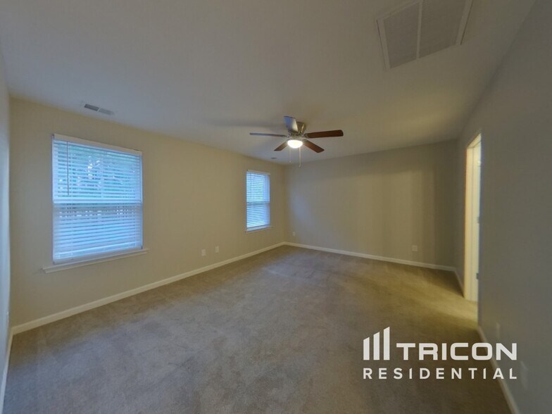 Building Photo - 112 Wainscot Oak Ln