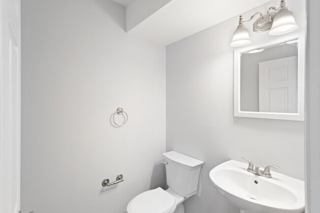 Building Photo - 207 Langdon Farm Cir