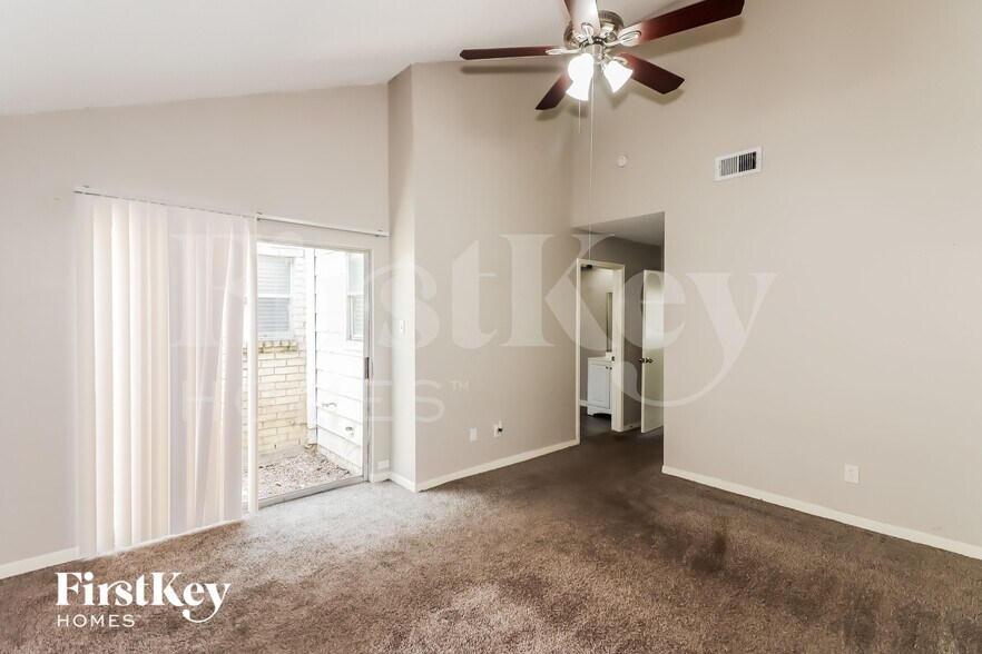 Building Photo - 13830 Walnut Hollow Ln