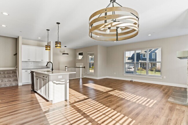 Building Photo - Stunning Single Family in Mechanicsburg