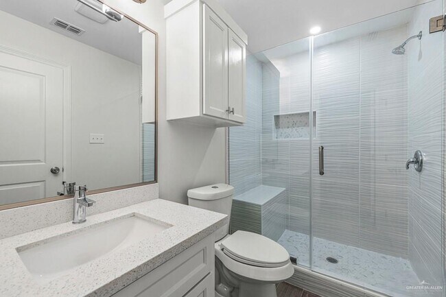 Building Photo - 12 E St