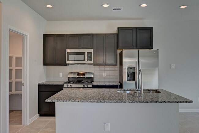 Building Photo - 11857 E Gate Dr
