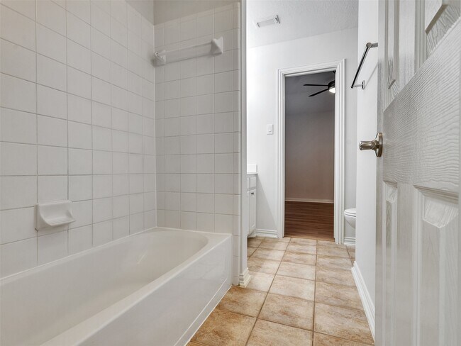 Building Photo - 14518 Logan Falls Ln