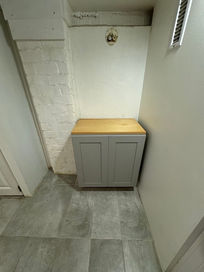 Building Photo - 1208 Washington Pike