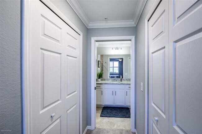 Building Photo - 14061 Heritage Landing Blvd