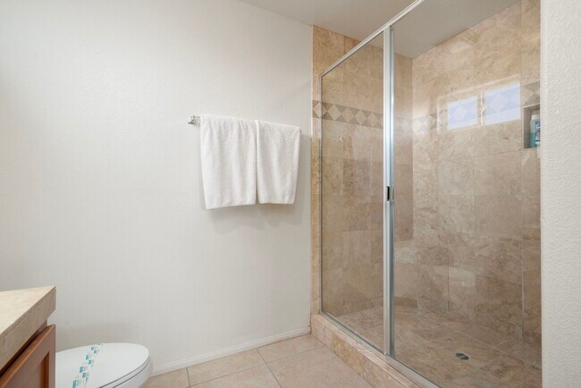 Building Photo - 16087 Bubbling Wells Rd