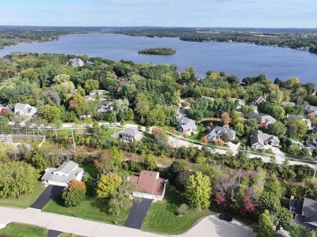 Building Photo - 1335 Jensen Ct