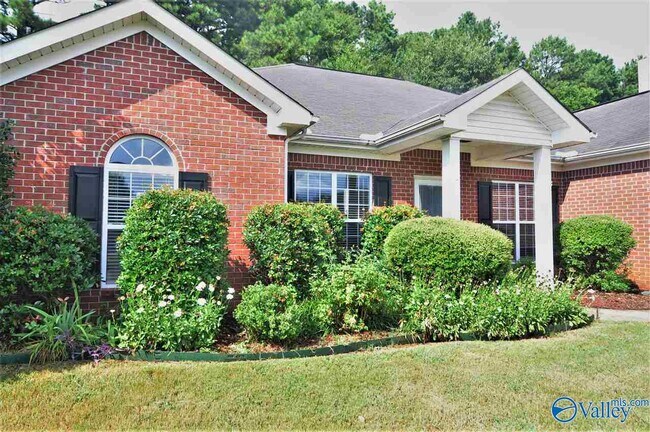 Building Photo - 206 Horseshoe Bend N