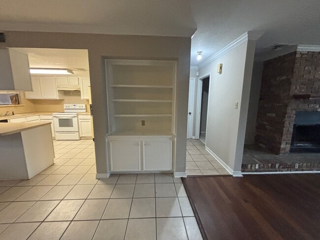 Building Photo - 9503 Balsa Dr