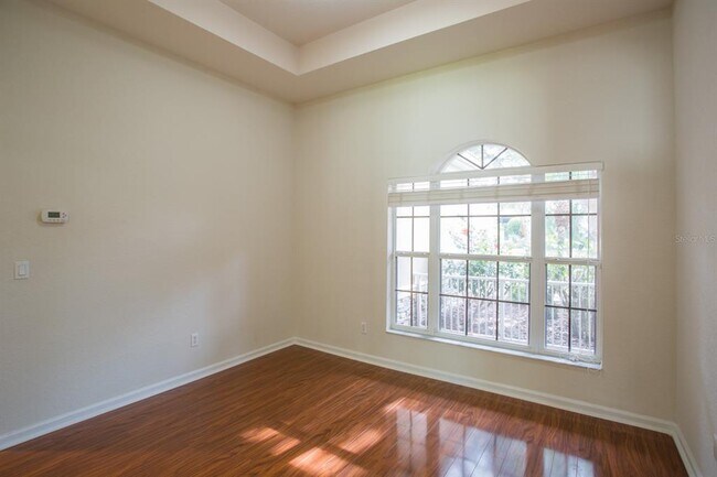Building Photo - 3876 Shoreview Dr