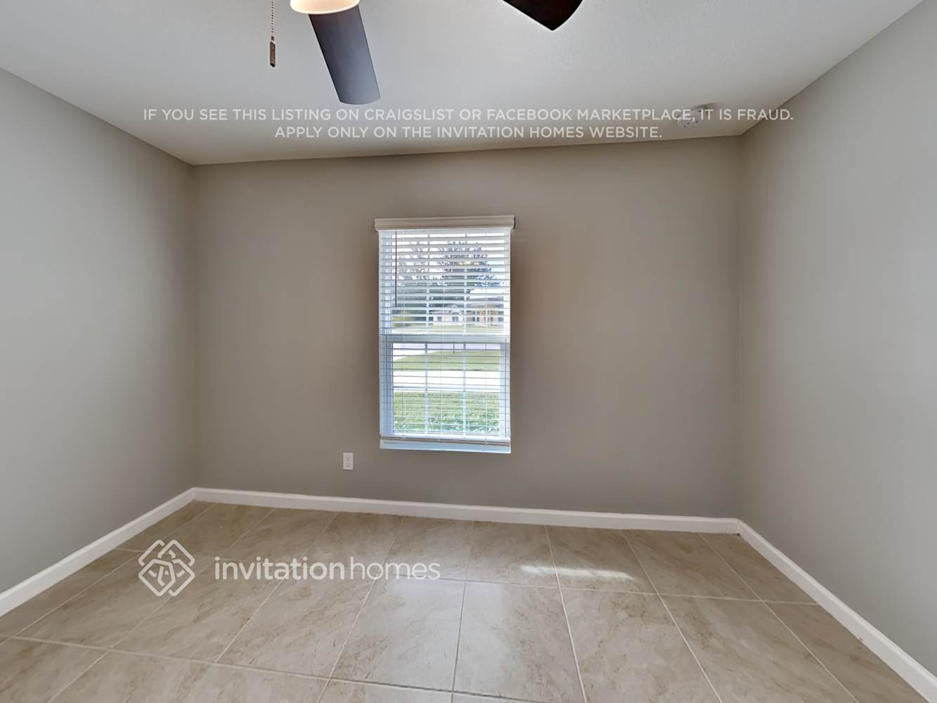 Building Photo - 529 NW Floresta Dr