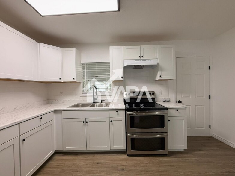 Building Photo - 4911 Casa Grande St