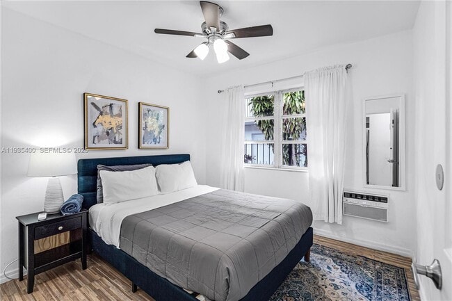 Building Photo - 977 SW 10th St