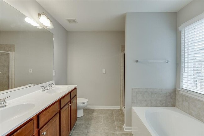 Building Photo - 2801 Loftview Square