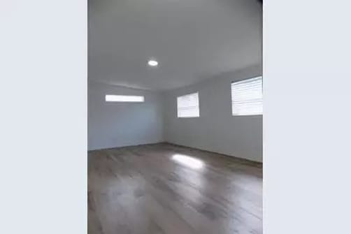 Building Photo - 1511 E Horatio Ave