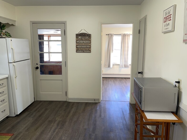 Kitchen breezeway door left, dining room right - 4401 Haffner Dr