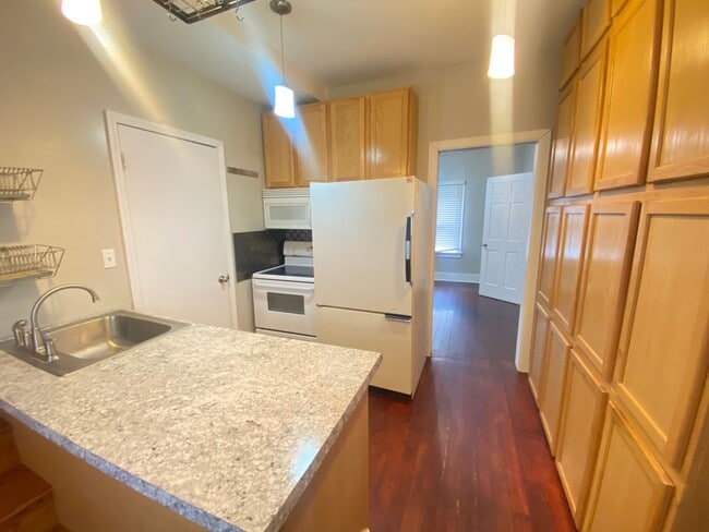 Building Photo - 1405 3rd Ave NW