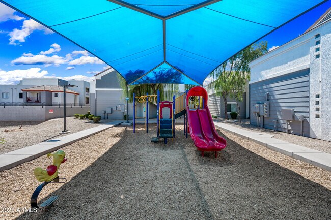Building Photo - 3065 N 67th Ave