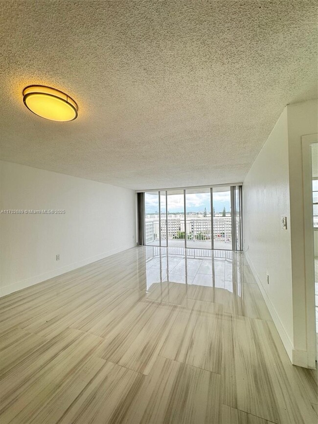 Building Photo - 18021 Biscayne Blvd