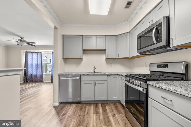 Building Photo - 2903 Saxony Dr