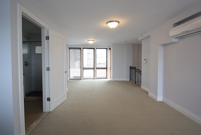 Building Photo - 338 Grove St