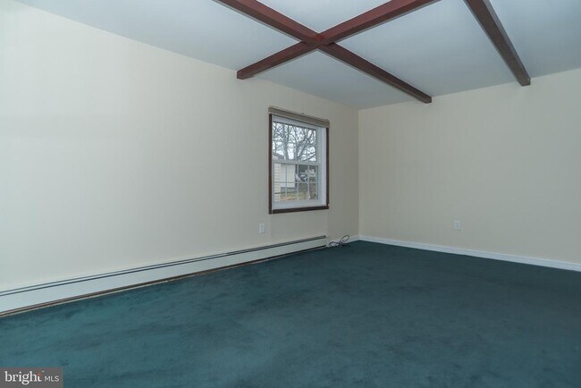Building Photo - 346 Thornridge Dr