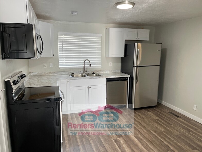 Building Photo - 190 S 1680 W