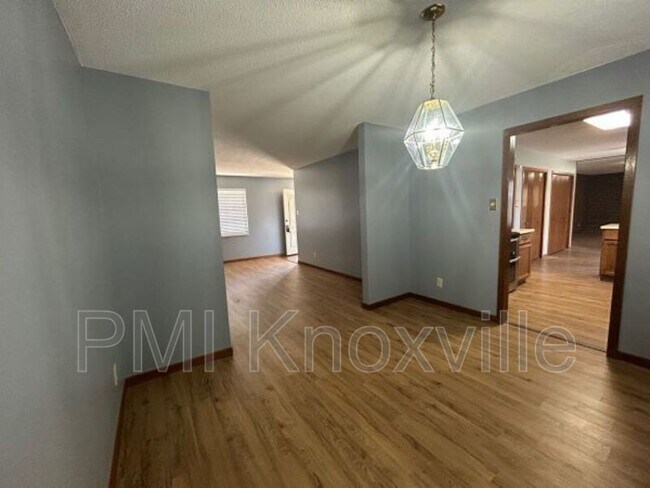 Building Photo - 1427 Moorgate Dr