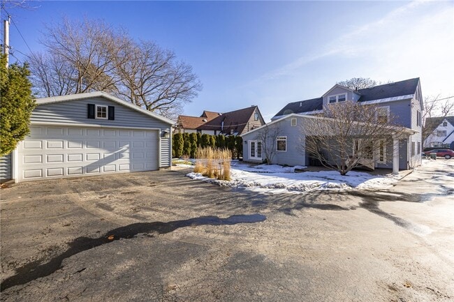 Building Photo - 230 San Gabriel Dr