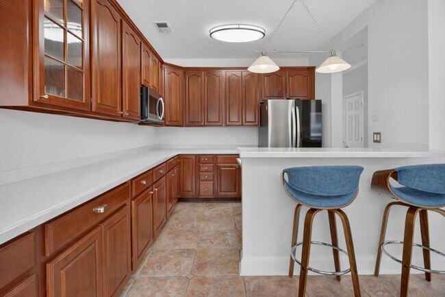 Building Photo - 354 Oswego Ct