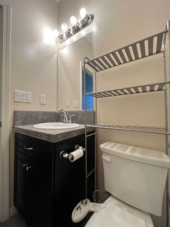 Building Photo - 1506 Platea St