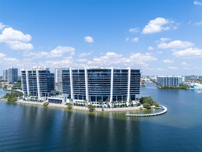 Building Photo - 5500 Island Estates Dr