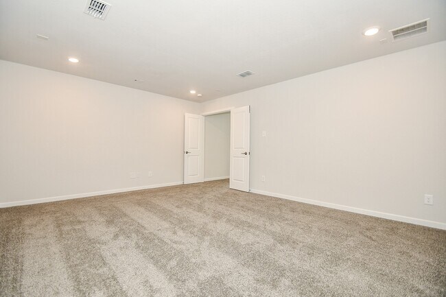 Building Photo - 21835 Erskine Peaks Pl