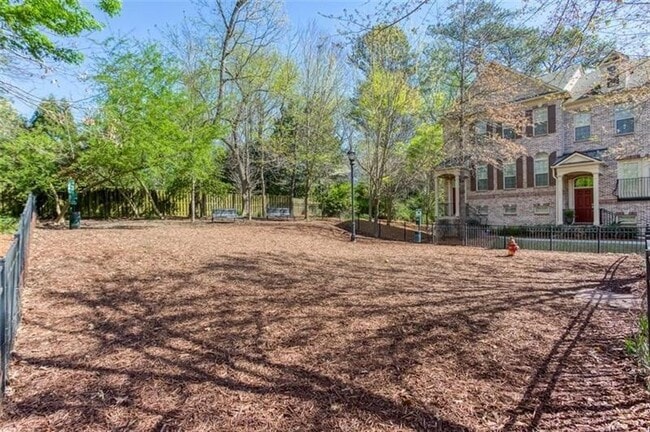 Building Photo - 3655 E Paces Walk