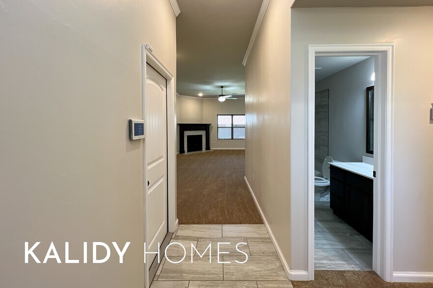 Building Photo - 4812 Crystal Hill Dr