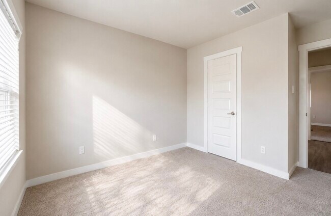 Building Photo - 7323 Teton Creek Trace