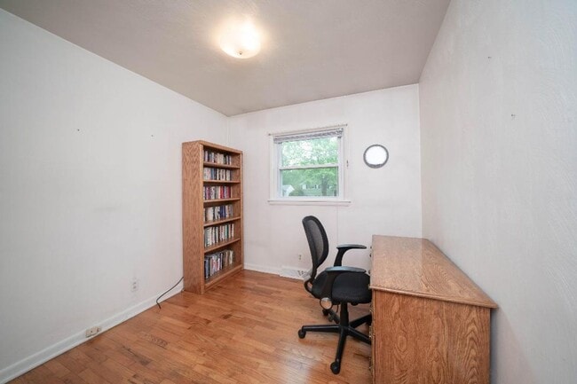 Building Photo - Three Bedroom Home in the Heart of Portage