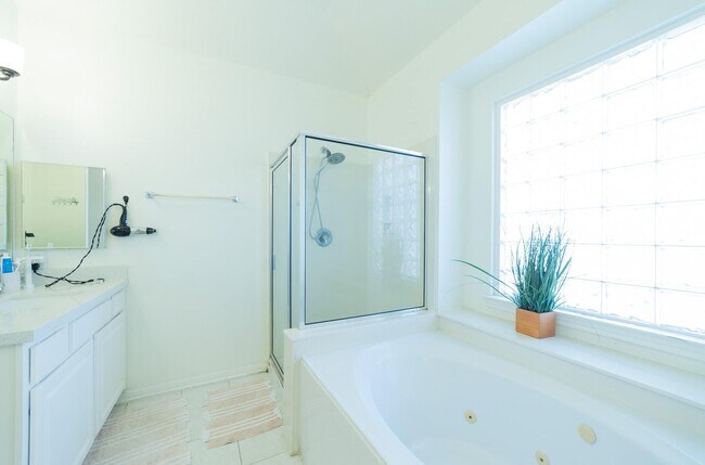 Building Photo - 14902 White Forge Ln