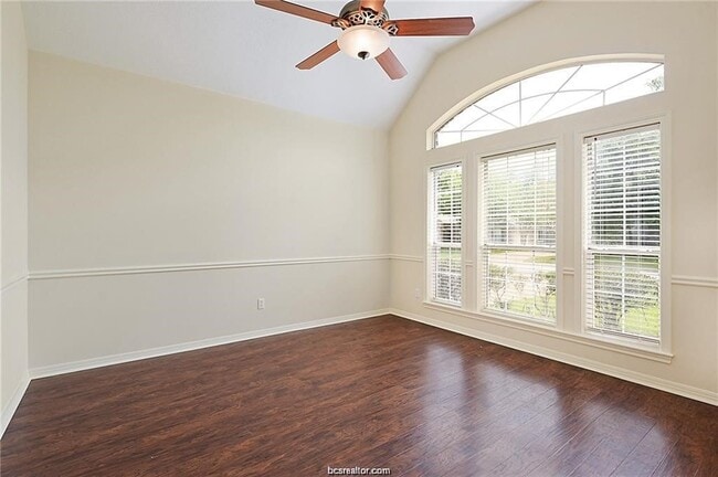 Building Photo - 4709 Shoal Creek Dr