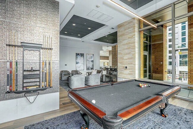 Building Photo - 10610 NE 9th Pl