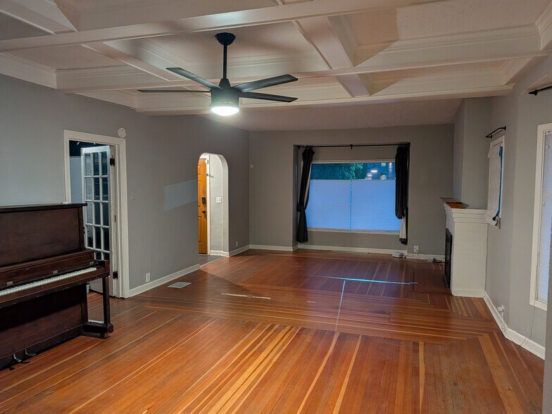 Living room - 2405 NE 49th Ave