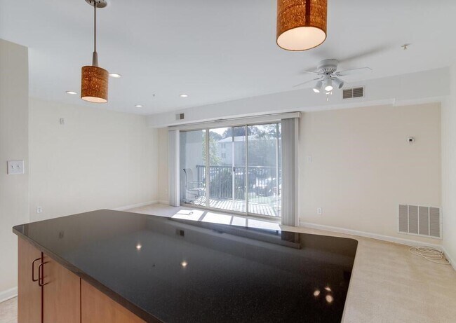 Open floor plan - 1101 Primrose Ct
