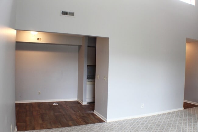 Building Photo - 1026 Blue Ridge Dr