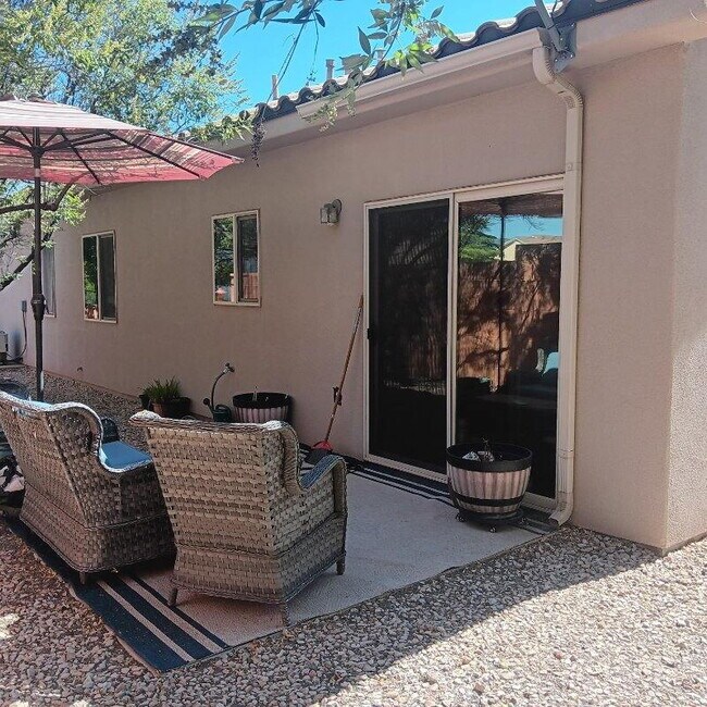 Building Photo - "Spacious 3-Bedroom Duplex Oasis in Hurricane, UT – 2 Full Baths & 1,263 Sq Ft of Comfort!"