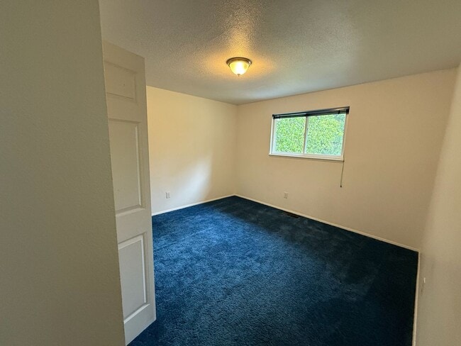 Building Photo - Gorgeous 4 bedroom home on corner lot in B...