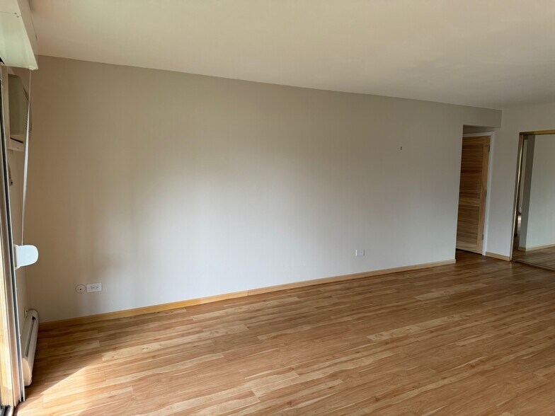 Building Photo - 2423 E Olive St