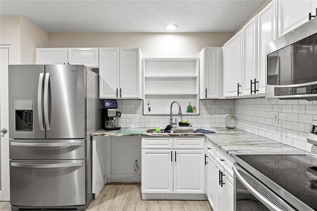 Building Photo - 1305 Fountainhead Dr