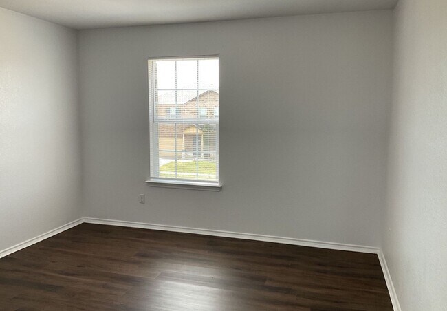 Building Photo - 3205 Shawlands Rd