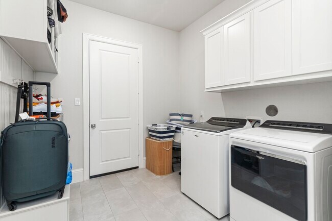 Building Photo - 316 Coldwater Creek Ct